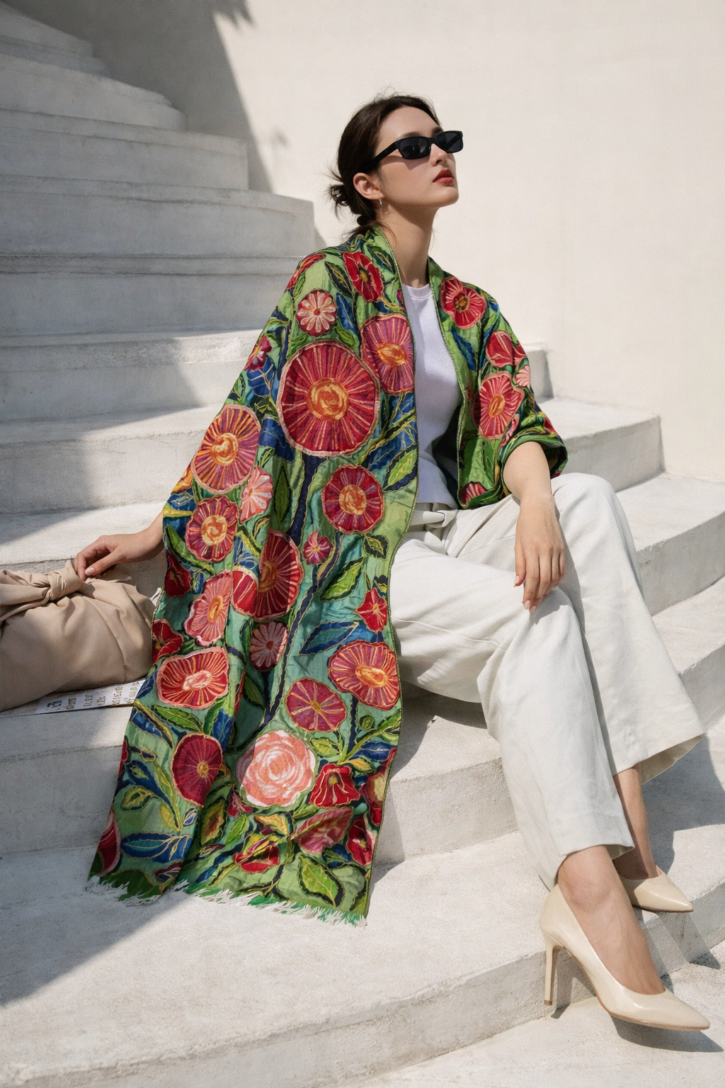 Renkli Çiçek Desenli İşlemeli İpek Şal