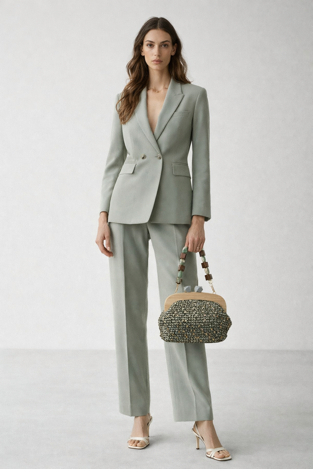 El Yapımı Orta Boy Örgü Çanta – Ahşap Saplı ve Taş Detaylı Tasarım